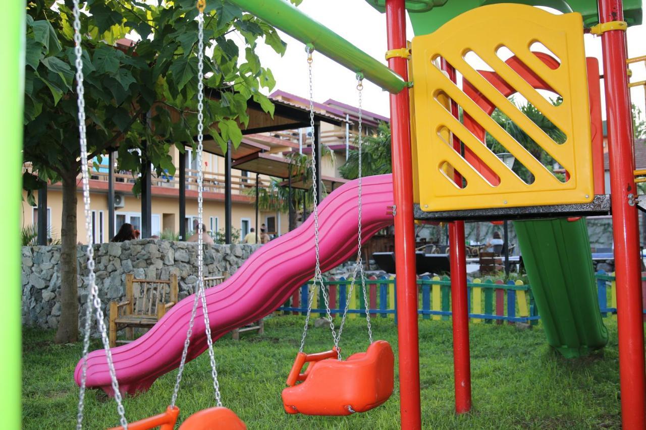 Ponto Hotel Kobuleti Exterior photo